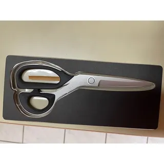 KAI Haushaltsschere Schwarz 25,5 cm