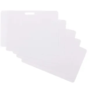 100 x Karteo® Blanko Plastikkarten Karten weiß horizontal quer mit Stanzung Loch Lochung Langloch für Schlüsselbänder Ketten und Clips