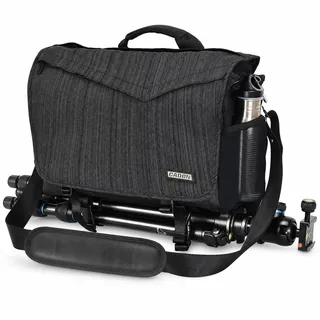 CADeN Sling Kameratasche für Fotografen Wasserabweisend Camera Shoulder Bag | Leicht Zu Reinigen, Kompatibel mit Sony Nikon Canon eos r50. Kamera Rucksack für DSLR/SLR Kamera Sling Bag, Schwarz. kO11