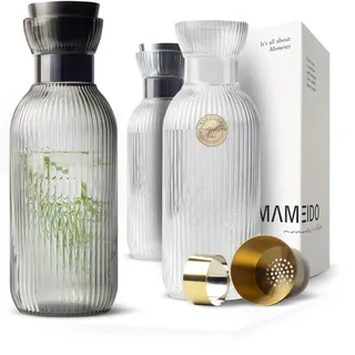 MAMEIDO Wasserkaraffe 1 l, Glaskaraffe mit Ausgießer & Sieb, mundgeblasene Karaffe Glas, Wasserkrug mit edler Optik für besondere Anlässe, Karaffen zum Verschenken (Smoke Black)