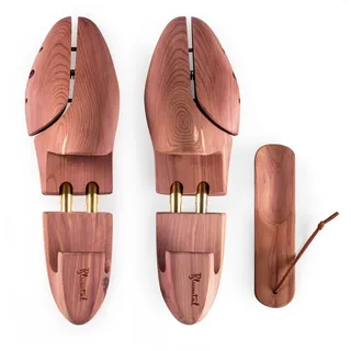 Blumtal TESTSIEGER Premium Schuhspanner Zedernholz - Schuhspanner Herren und Damen inkl. Schuhlöffel - Schuhdehner ergonomisch - Schuhweiter - Shoe Stretcher pflegend und geruchsbindend - Größen 38-47