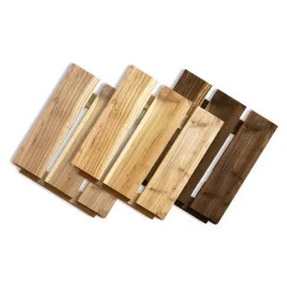 Holzfliese Balkon - Balkonfliese aus Lärche im der Größe 30 x 30 cm - Gartenfliesen, gefräste und rutschfeste Oberfläche - Fliesen für Outdoorbereiche