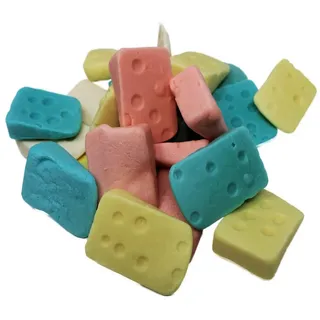 Mega Paradies GmbH Fruchtgummi Formaggio Käse Fruchtgummi mit Erdbeerfrucht Creme 175g