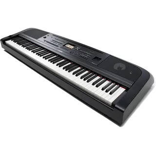 Yamaha DGX-670 - Tragbares Digitalpiano Mit 88 Gewichteten Tasten, Bluetooth Audio, CFX Piano Sound, 630 Instrumentenklängen - Schwarz