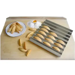 LARES Wolfszahnblech/Backblech - ideal für leckeres Kaffeegebäck aus Rührteig oder Bisquit - Maße: 30 x 32cm - Made in Germany