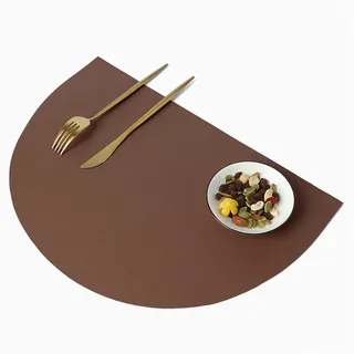 Tischsets Abwaschbar 4er Set, Halbrundes Platzset Lederoptik Kunstleder Wasserdicht Platzdeckchen Tischset für Hause Küche Restaurant und Hotel (Braun,4er Set)