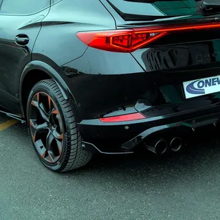 Oneway Heckschürzenansätze (Seitenteile) kompatibel mit Cupra Formentor 2020-2024 & Facelift 2024- - Version 2 - Schwarz glänzend