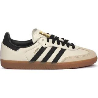 Cream White / Core Black / Sand Strata 42 2/3