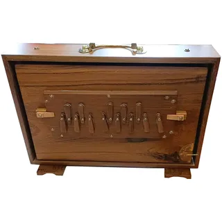 superbrass Shruti Box in Handarbeit Qualität mit Original-Blättern von Palitana aus Bronze, Schlüssel/Stopfen aus Holz, Halterungen aus 100 % getrocknetes Teakholz, 38 cm. Toller Klang, 440 Hz C bis C