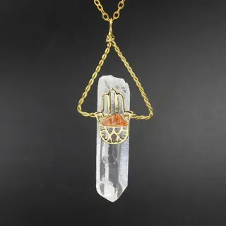 Naturstein-Anhänger, Hamsa-Hand-Charm, unregelmäßige sechseckige Spitze, Drahtwickel, Bergkristall, klares Kristallpendel