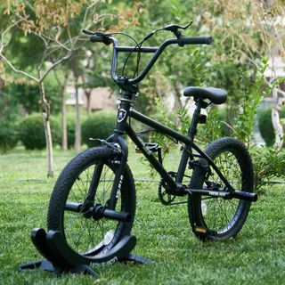 KernGut 20 Zoll Freestyle Fahrrad, Fahrrad für Anfänger-Niveau, 360° Rotor-System, BMX Bike mit Vorder-und Hinterrad-U-Bremse, Aluminiumräder, 4 Pegs, BMX-Rad für Erwachsene und Jugendliche(Schwarz)