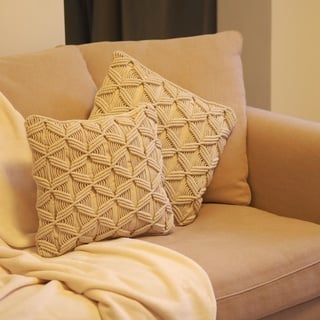 Craft&Style "Euphrat 2er Set Makramee Kissenbezüge Kissenhüllen für Dekokissen Sofakissen Couchkissen aus 100% Baumwolle beige mit verdecktem Reißverschluss auf Rückseite 40x40cm Boho Deko