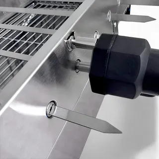 Grillpeter Mangal Kairat Schaschlik Grill mit 9er Spießdreher Batteriemotor 10 Spieße