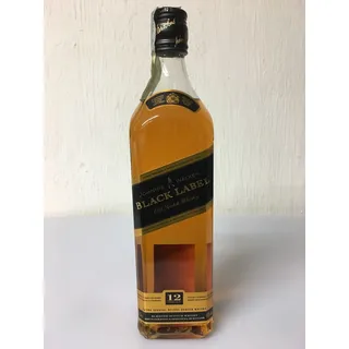 Johnnie Walker  12 Years Old Black Label Blended Scotch 40% vol 0,7 l Geschenkbox