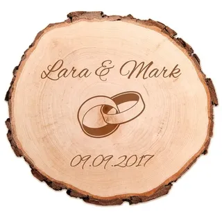 Casa Vivente Baumscheibe mit Gravur zur Hochzeit – Motiv Ringe – Personalisiert mit Namen und Datum – Türschild und Wand-Deko – Hochzeitsgeschenk für Braut und Bräutigam – Geschenkidee Hochzeitstag